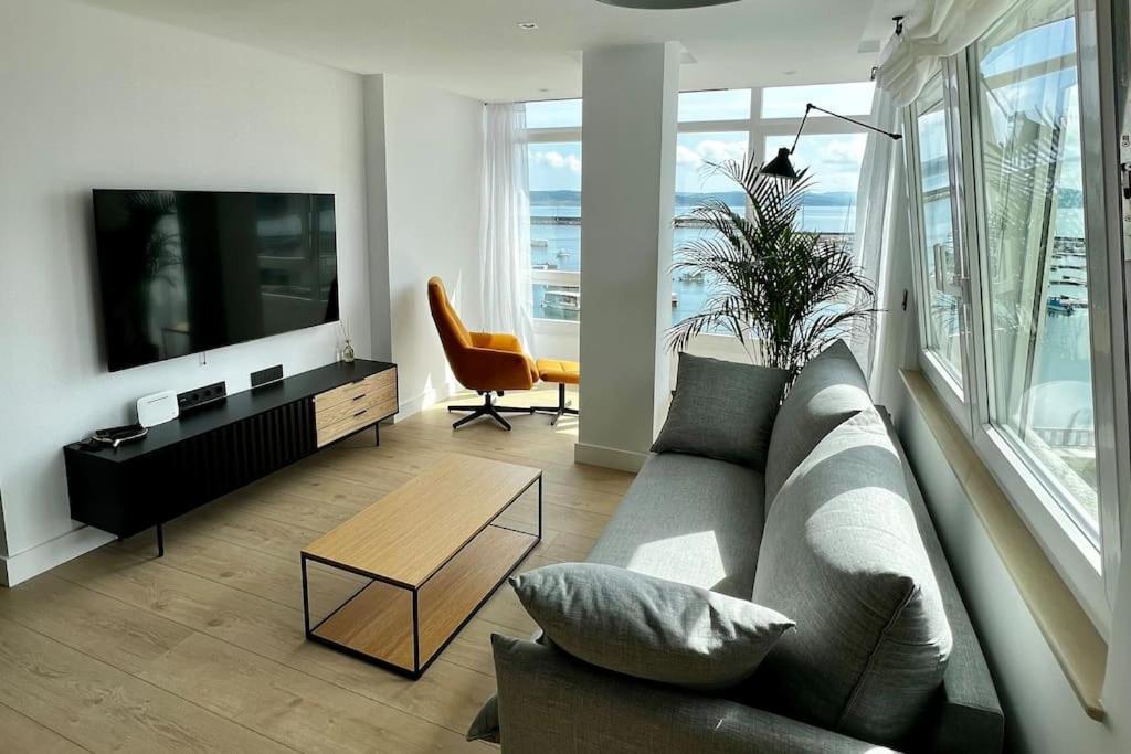 Malecon 47 Apartamento Reformado En Primera Linea Apartment Muxia Luaran gambar