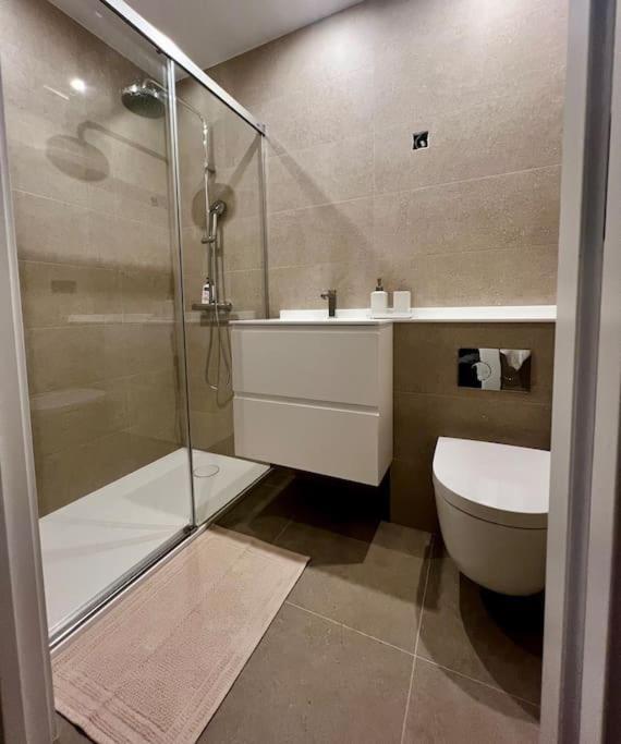 Malecon 47 Apartamento Reformado En Primera Linea Apartment Muxia Luaran gambar